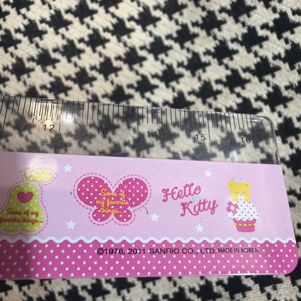 Sanrio Hello Kitty With‎ Bow 2011 Pink Graphic School Ruler Pink Plastic 6.5x1